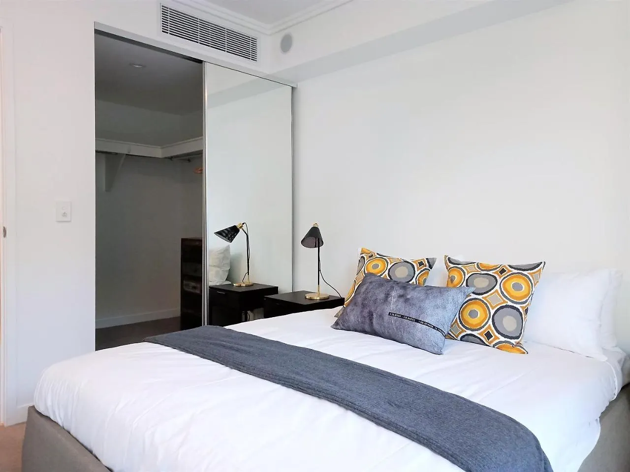 Doubleone3 Apartments Брисбен 0*,  Австралия